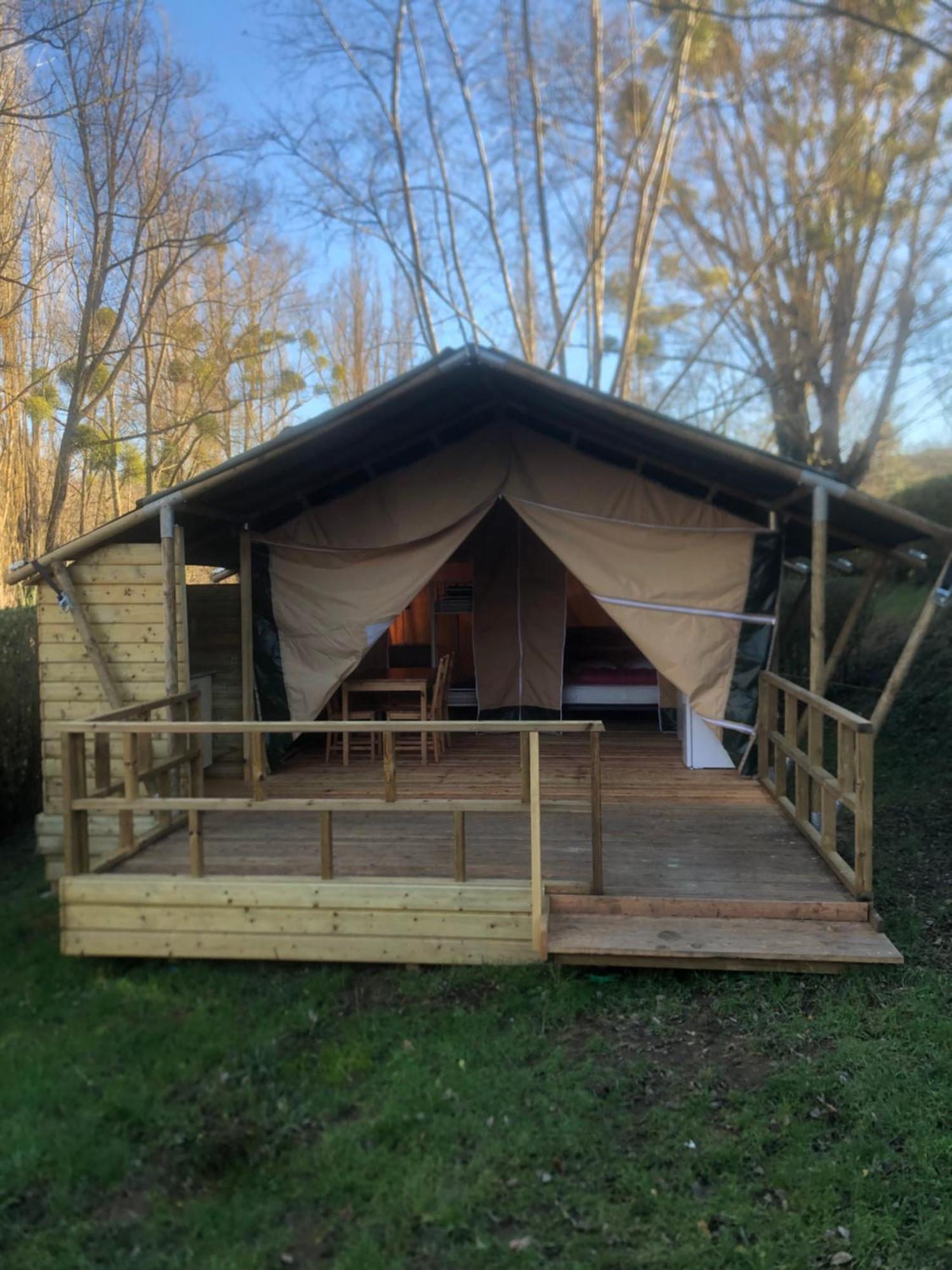 Camping Du Pont De St Gal Saint-Gal-sur-Sioule Zewnętrze zdjęcie